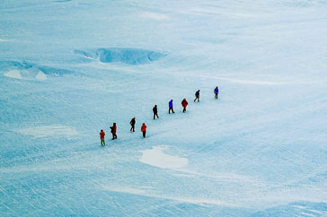 Airbnbが南極調査の旅のボランティアメンバーを募集